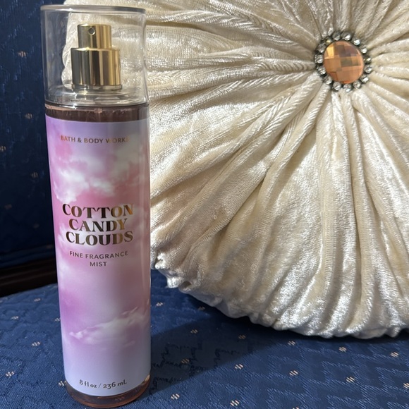 BATH & BODY WORKS SET. . . COTTON CANDY CLOUDS SCENT - Picture 3 of 6